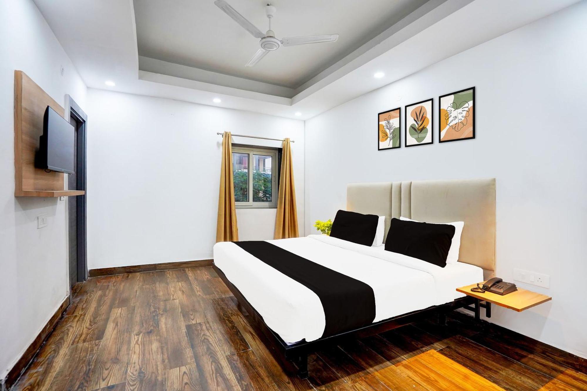 Super Townhouse Sector 104 Noida Hotel Eksteriør billede